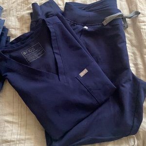 FIGS navy set